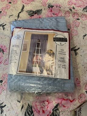 Single Panel Blue-Gray Curtain